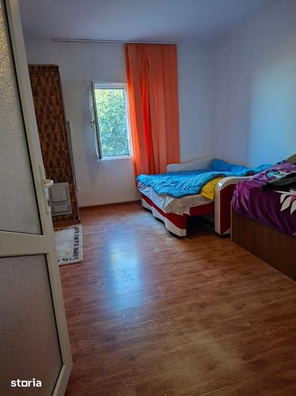 Casă cu 5 camere cu Teren 1133 Mp în Pecineaga