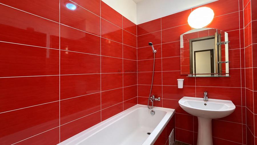 Apartament cu 3 camere, mobilat în Rahova