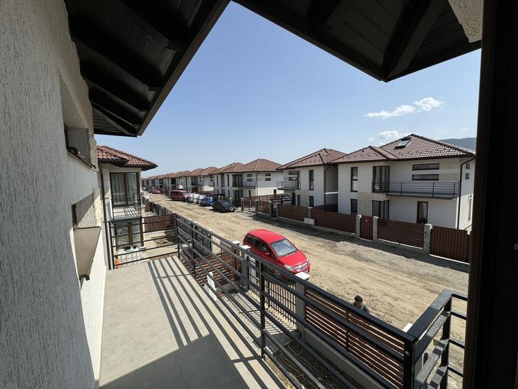 Casă individuală cu 4 camere cu Canalizare în Exterior Sud