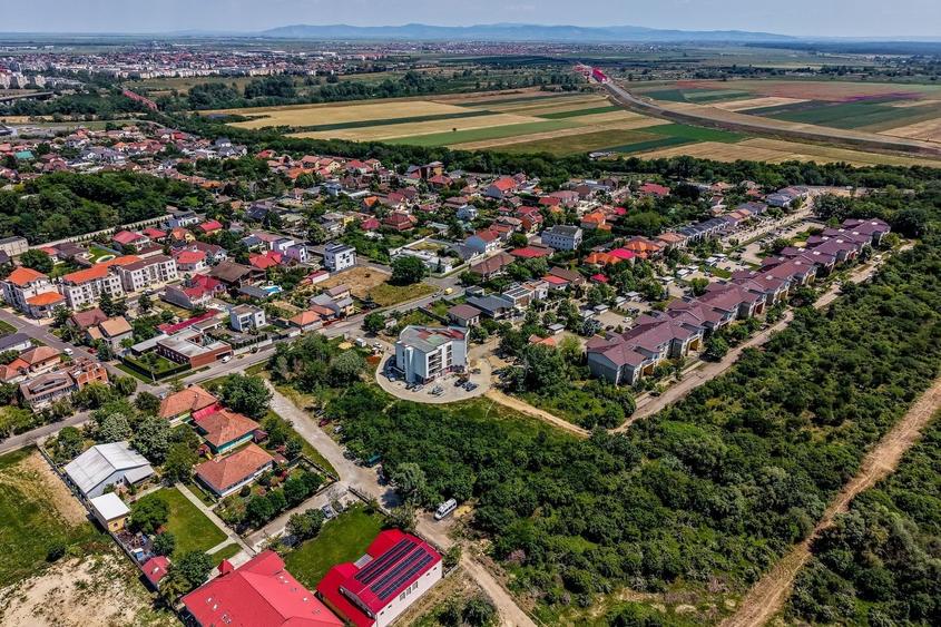 Apartament cu 2 camere decomandat în Subcetate
