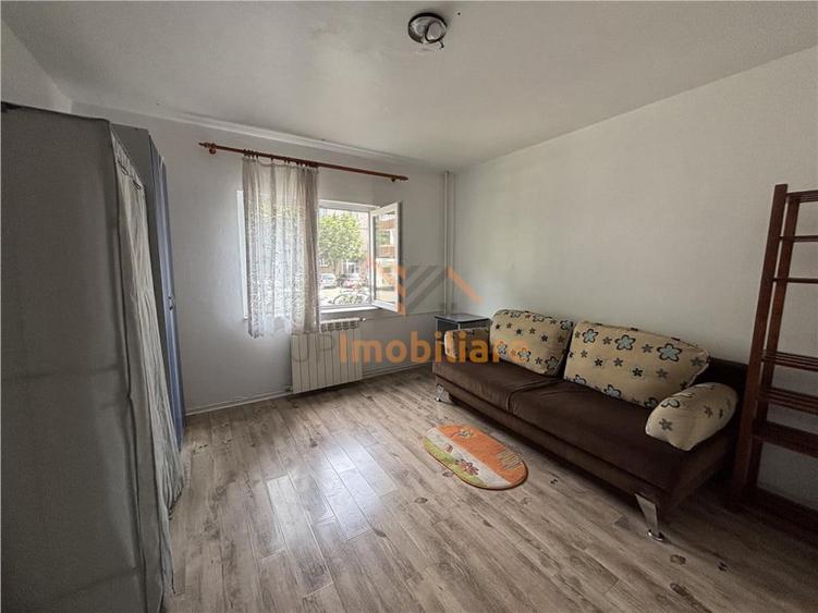 Apartament cu 3 camere decomandat în Decebal