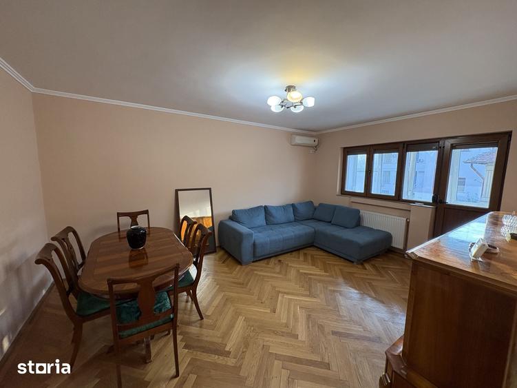 Apartament cu 3 camere în Grivița