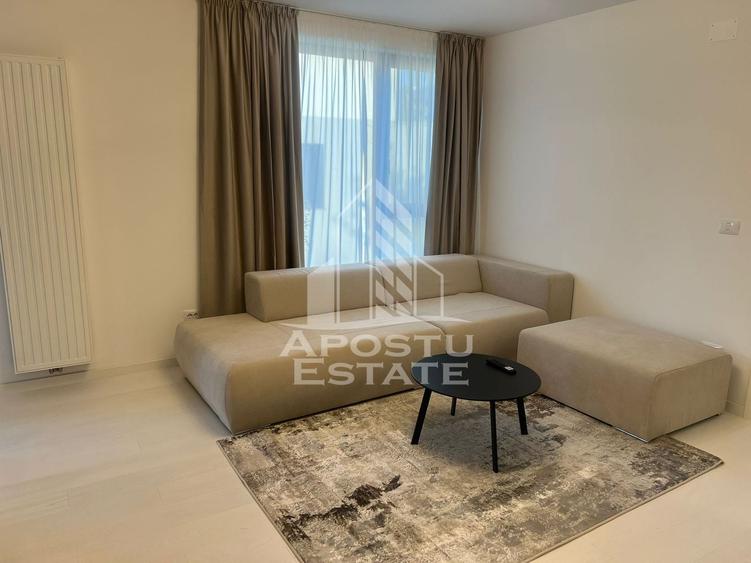 Apartament cu 3 camere nedecomandat, mobilat în Dumbrăvița