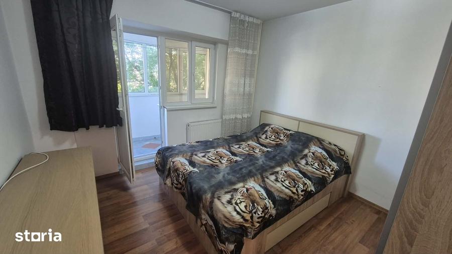 Apartament cu 3 camere decomandat în Tei