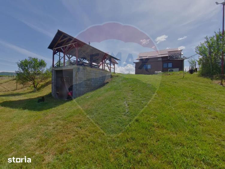 Casă cu 4 camere cu Teren 1160 Mp în Sarasău