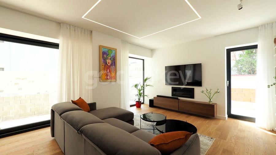 Apartament cu 4 camere decomandat, mobilat în Herăstrău