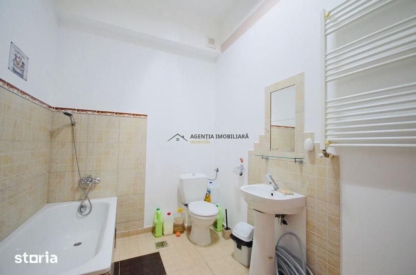 Spațiu comercial, de 70.48 mp, în Central