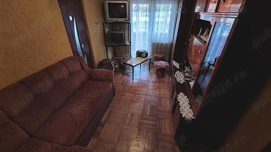 Apartament cu 3 camere semidecomandat în Lugoj