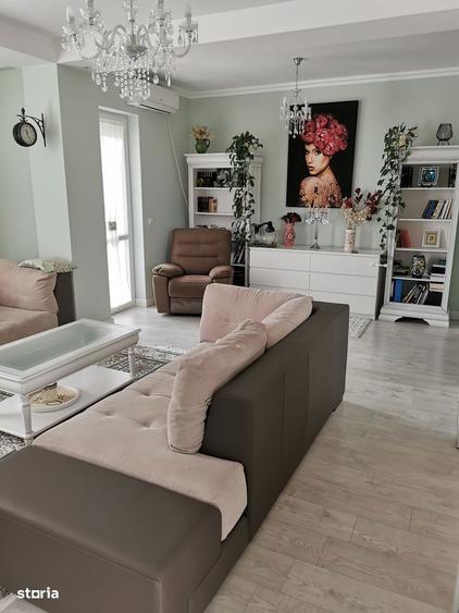 Apartament cu 3 camere decomandat, mobilat în Podu Roș