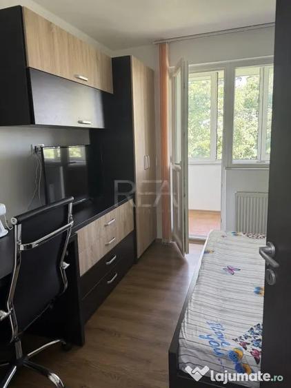 Apartament cu 4 camere semidecomandat în Drumul Taberei