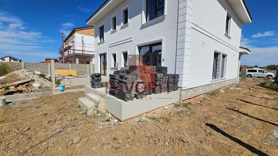 Duplex cu 4 camere cu Canalizare în Moșnița Nouă