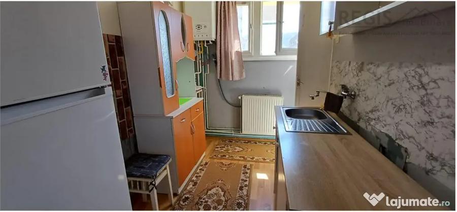 Apartament cu 2 camere nedecomandat în Județean