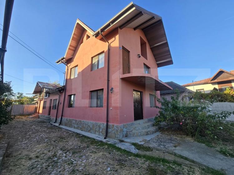Casă individuală cu 5 camere cu Canalizare în Teiș
