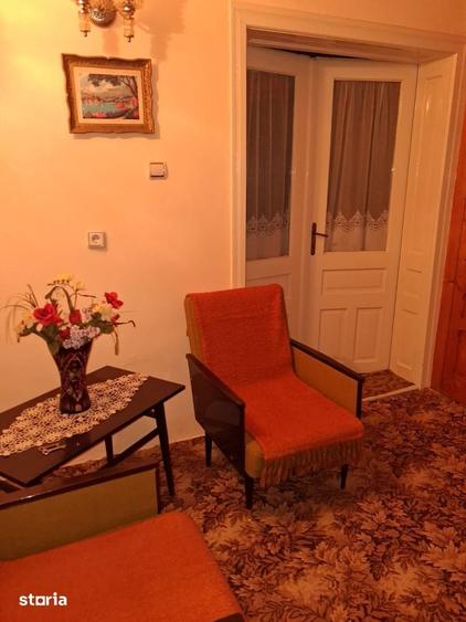 Casă cu 4 camere cu Teren 1440 Mp în Central