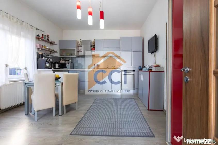 Casă cu 7 camere cu Teren 397 Mp în Central