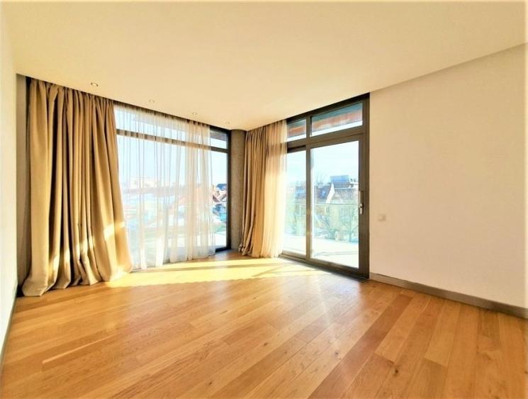 Apartament cu 4 camere în Kiseleff