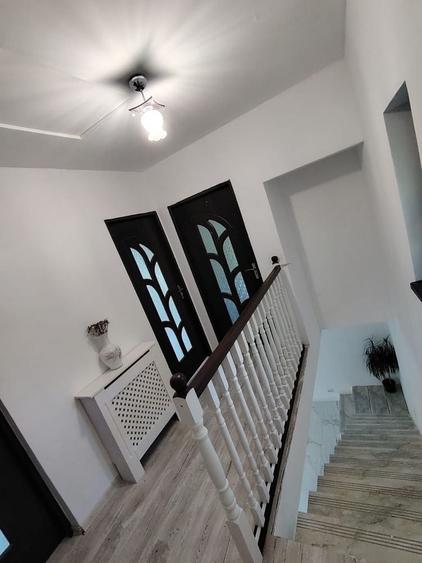 Casă cu 3 camere în Valea Lupului