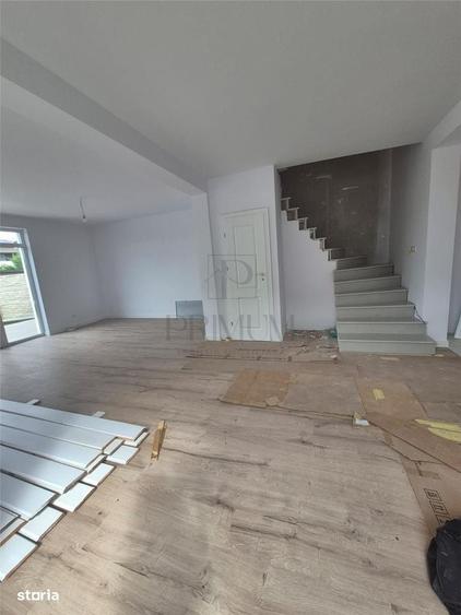 Casă cu 4 camere în Urseni