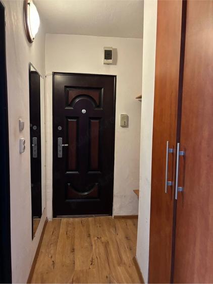 Garsonieră nedecomandată în Girocului
