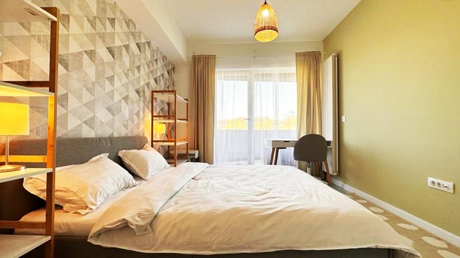 Apartament cu 3 camere decomandat, mobilat în Tătărași