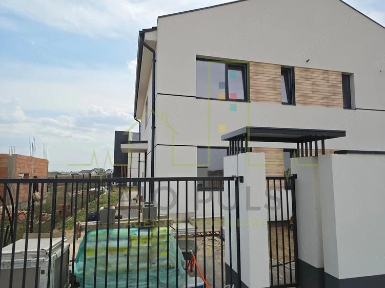 Casă cu 7 camere cu Teren 310 Mp în Moșnița Veche