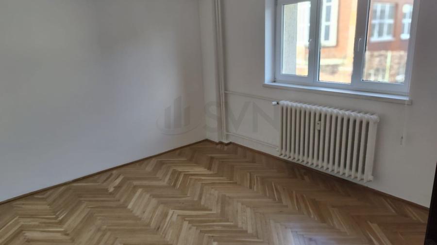 Apartament cu 3 camere decomandat în Dorobanți