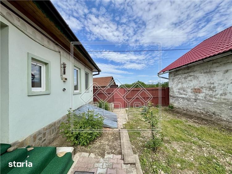 Casă cu 2 camere cu Teren 868 Mp în Arpașu de Jos