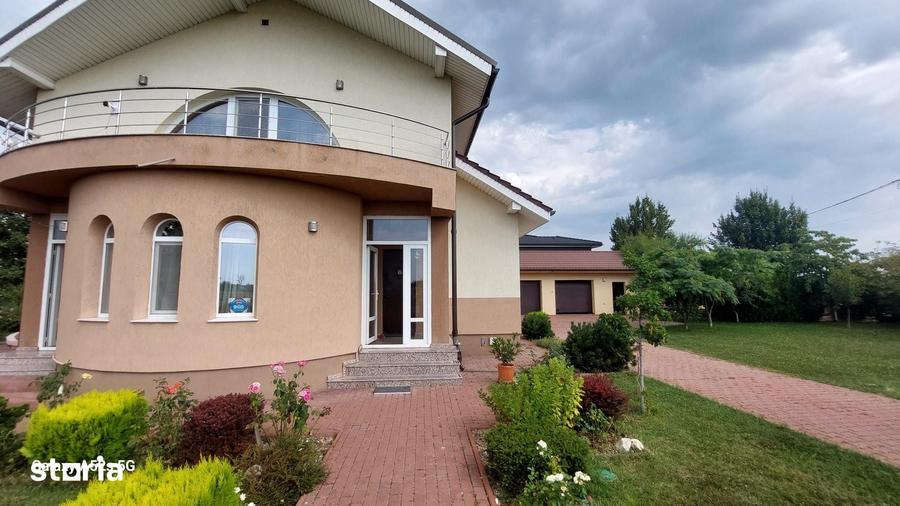 Casă cu 4 camere cu Teren 1367 Mp în Balotești