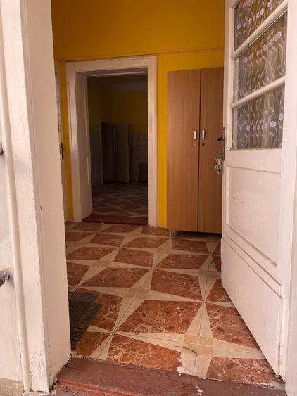 Casă cu 2 camere cu Teren 430 Mp în Semicentral