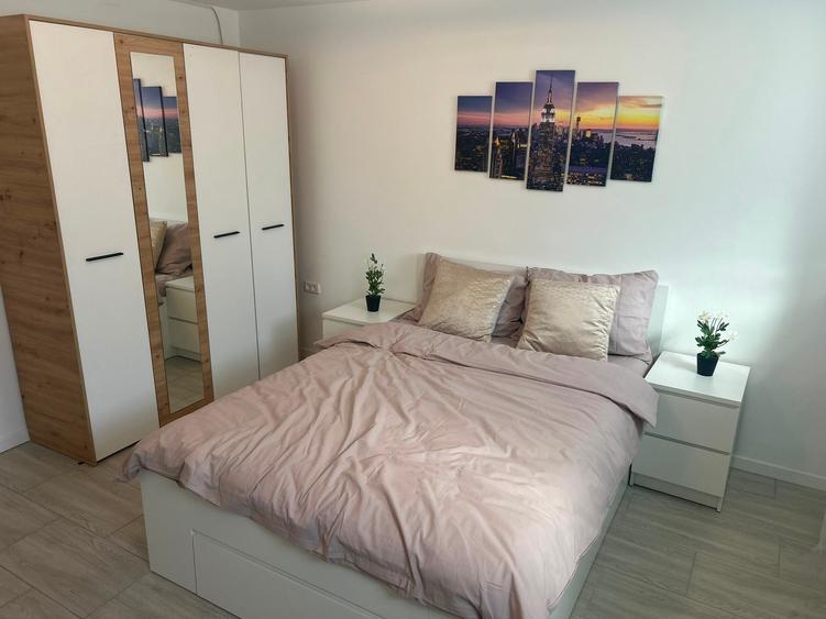 Apartament cu 3 camere decomandat în Dacia
