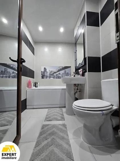 Apartament cu 2 camere decomandat în Școlilor
