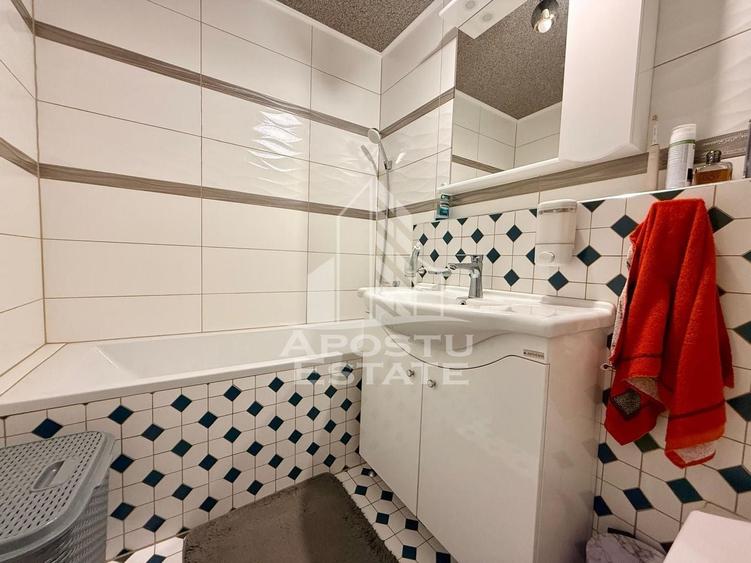 Apartament cu 3 camere decomandat, mobilat în Lipovei