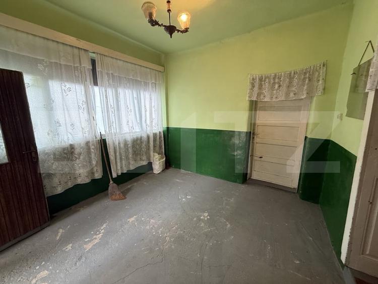 Casă individuală cu 2 camere cu Teren 11600 Mp în Exterior Vest