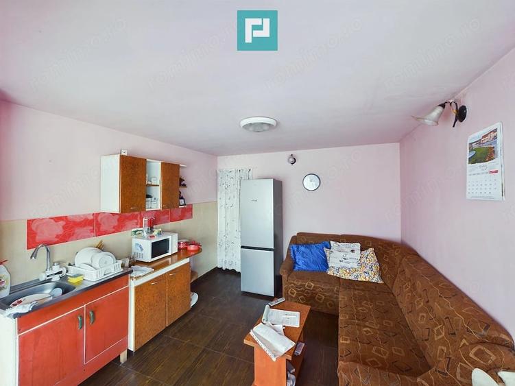 Casă cu 2 camere cu Teren 456 Mp în Ghioroc