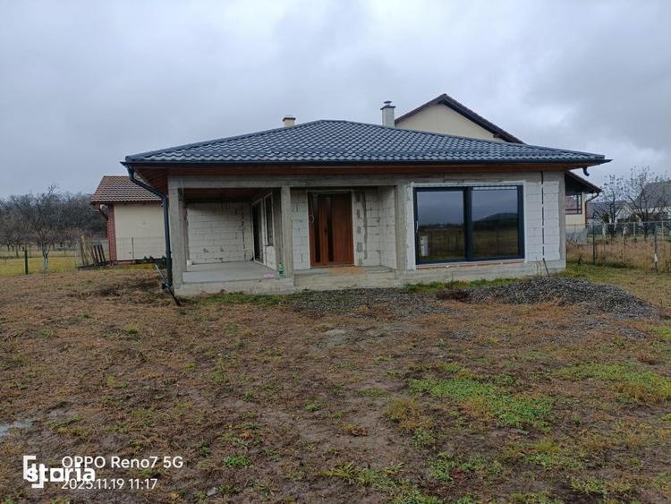 Casă cu 3 camere cu Teren 600 Mp în Solovăstru
