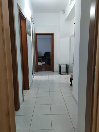 Apartament cu 2 camere decomandat, mobilat în Centrul Civic