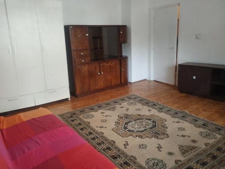 Garsonieră decomandată în Central