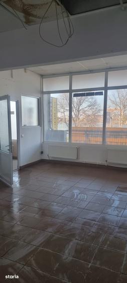 Spațiu comercial, de 64.3 mp, în Pelican