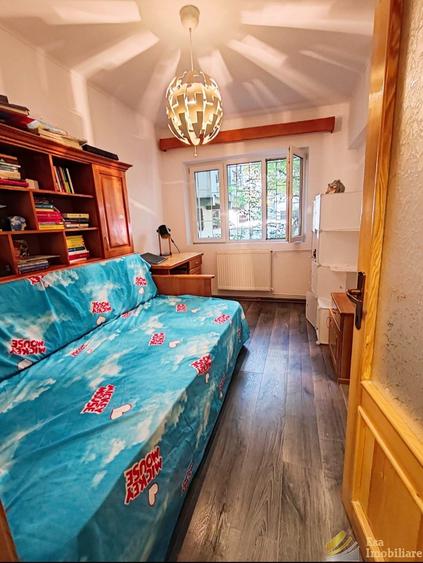 Apartament cu 4 camere decomandat în Titulescu