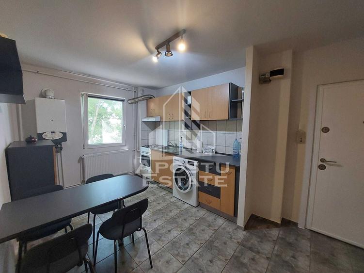 Apartament cu 2 camere semidecomandat, mobilat în Gheorghe Lazăr