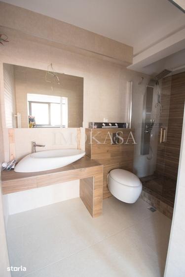 Vila 7 camere , suprafata de 270 mp gradina si gazraj, zona Strand - 2