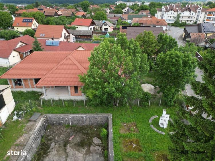 Casă cu 4 camere în Sânzieni