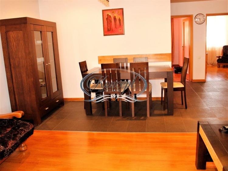 Apartament cu 3 camere semidecomandat, mobilat în Andrei Mureșanu
