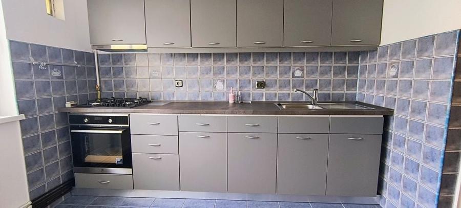 Apartament cu 3 camere decomandat în Terezian