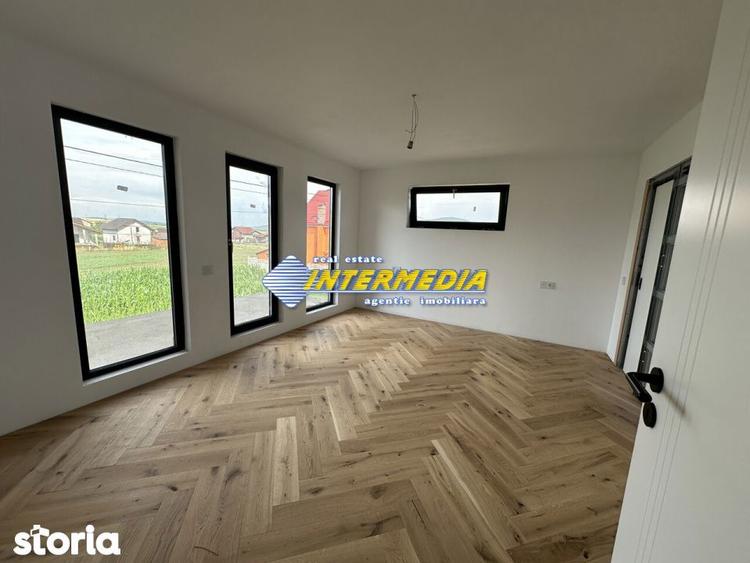Casă cu 5 camere cu Canalizare în Ighiu
