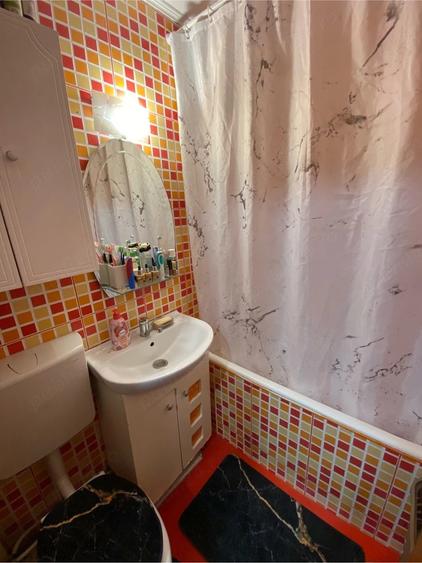 Apartament cu 2 camere decomandat în Titan