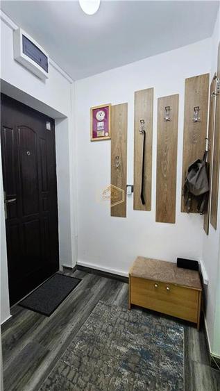 Apartament cu 2 camere semidecomandat în Botizului