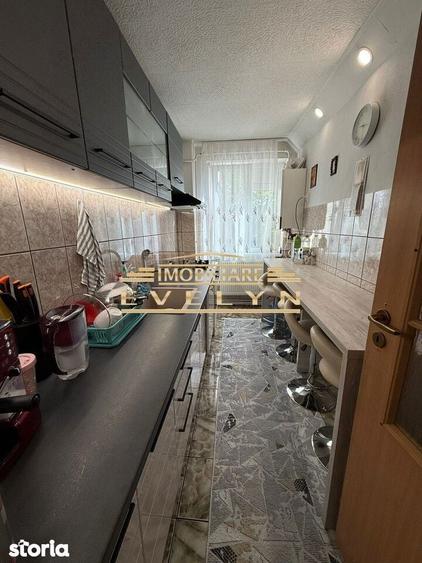 Apartament cu 3 camere semidecomandat în Central