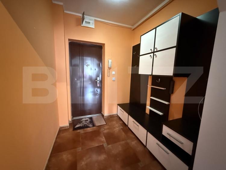 Apartament cu 2 camere semidecomandat, mobilat în Micro 17
