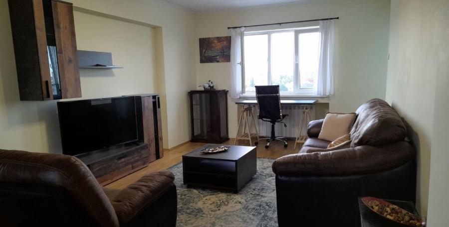 Apartament cu 2 camere semidecomandat, mobilat în Romană